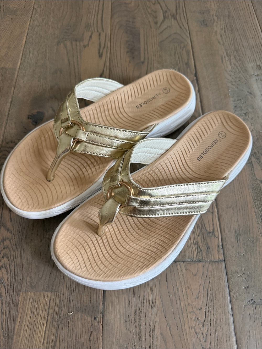 AEROSOLES Gold Metallic Ring-Accent Thong Sandals , Size 8.5, LIKE NEW!